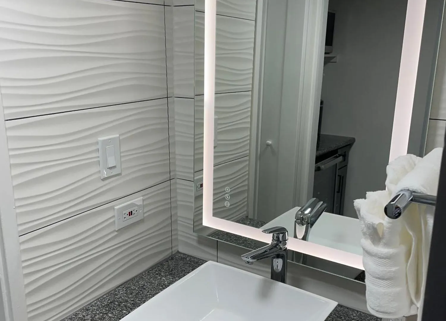 Modern Ocean View Studio - Waikiki Paradise! هونولولو شقة